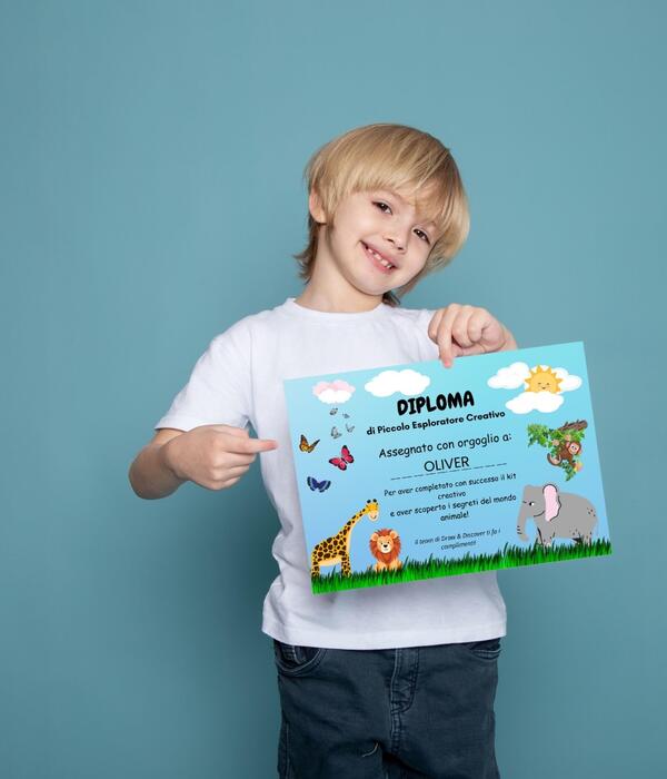 Bambino con diploma Draw and Discover